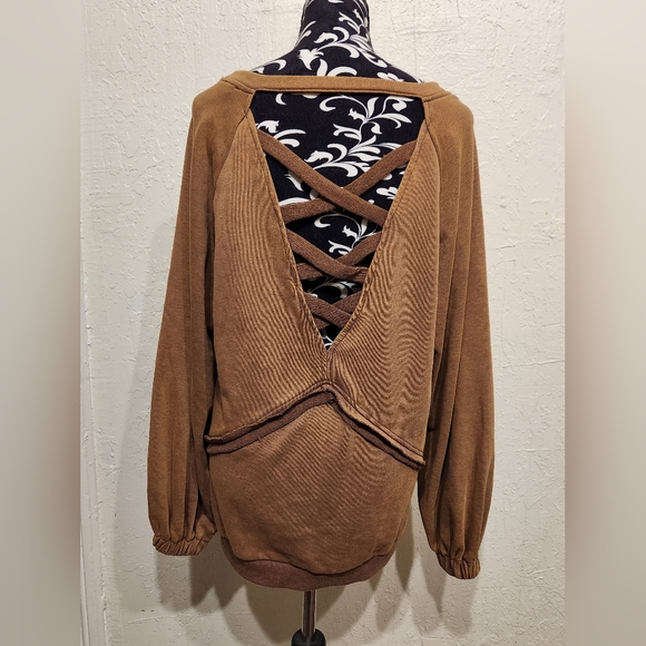 NWOT, POL Crossed Paths Pullover Sweatshirt Size Small - Picture 7 of 12